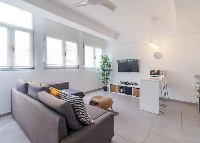Breezy Bright Urban Oasis Appartement Las Palmas
