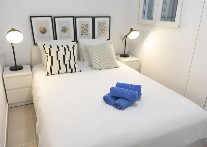 Breezy Bright Urban Oasis * Las Palmas